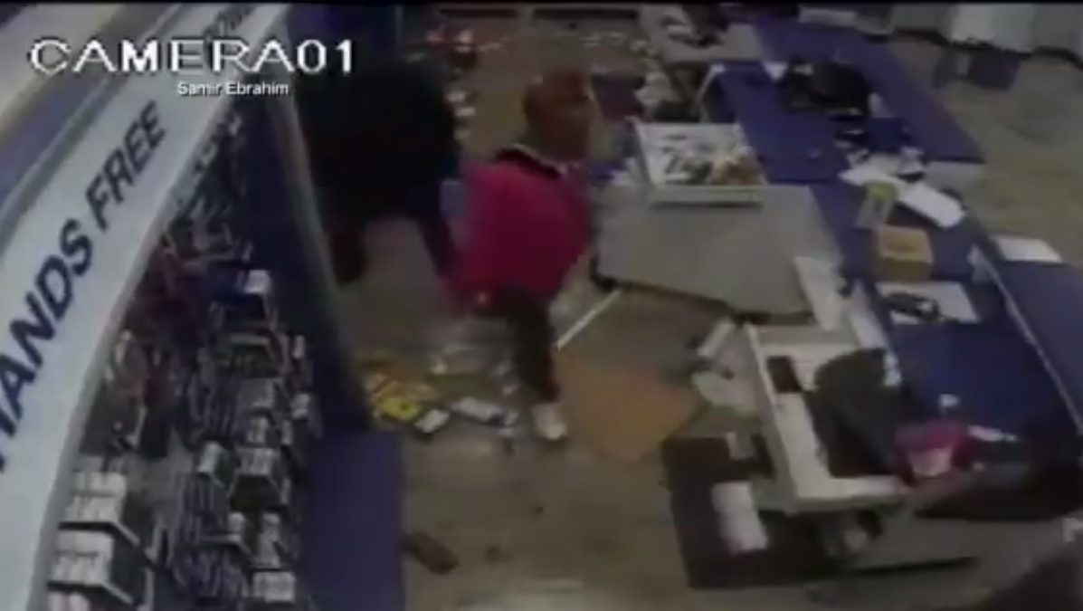 Watch Looters In Houston Steal From Stores During Floods 8513