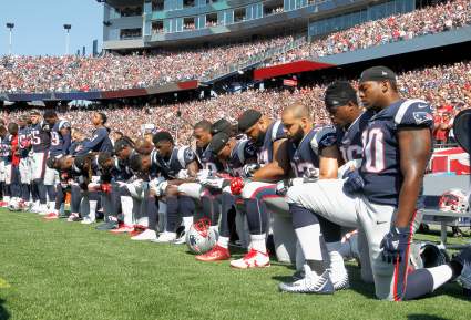 Steelers Remain in Locker Room as NFL Players Protest Trump During National Anthem