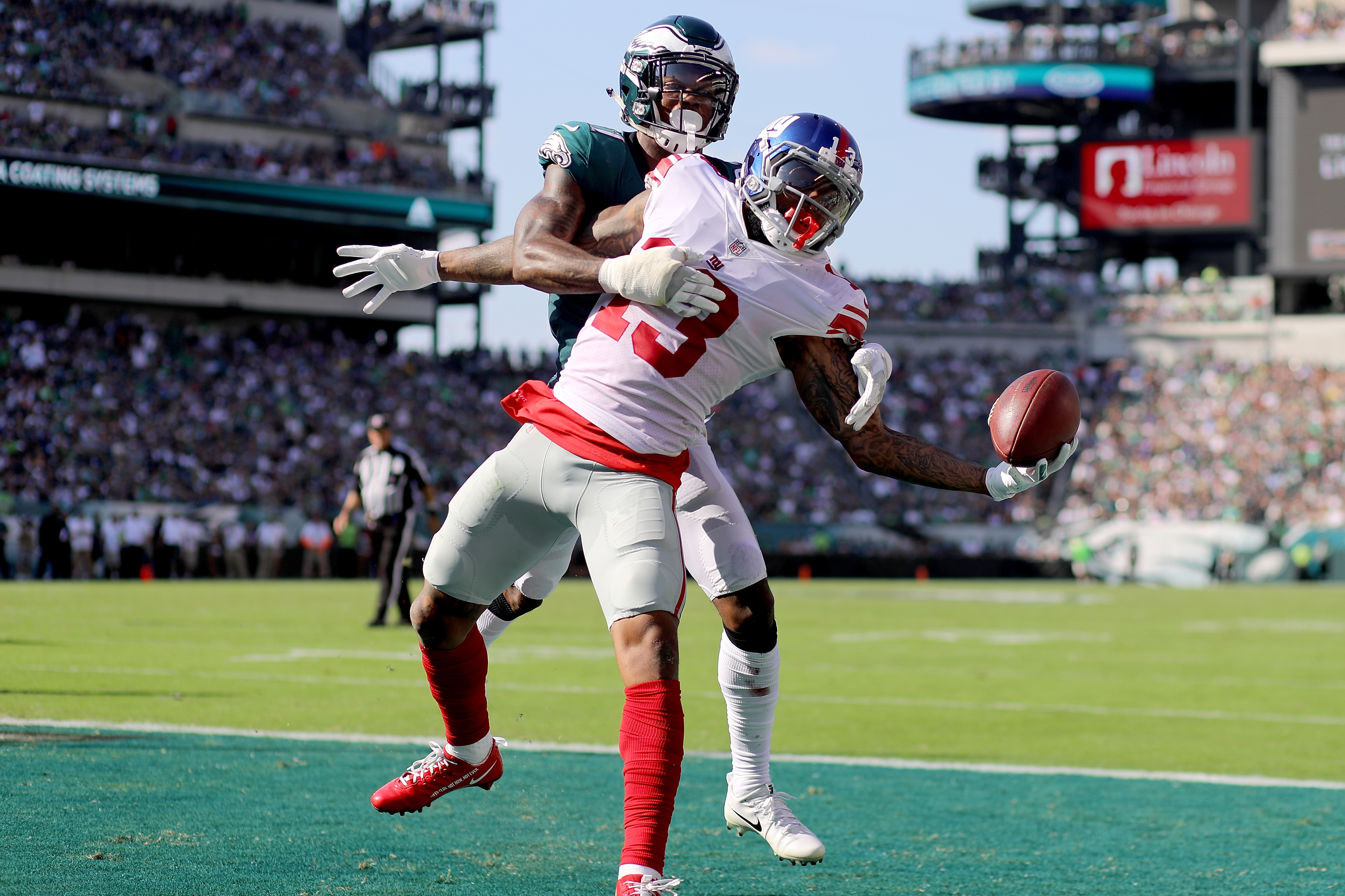 WATCH: Odell Beckham, Jr. Makes Insane One-Hand Catch