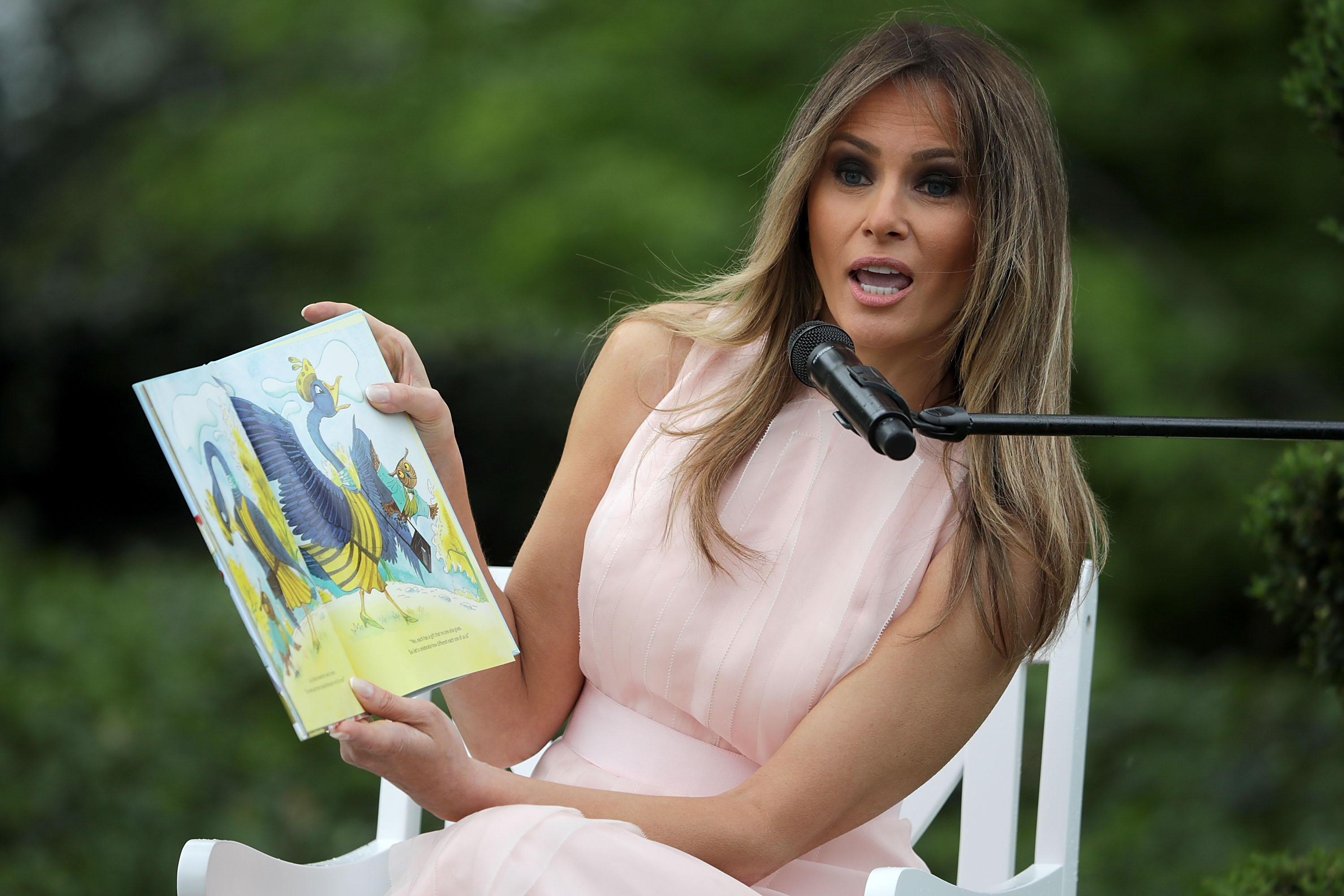 was melania readin a prompter