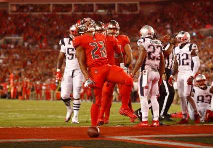 Bucs Doug Martin Dominant in Debut vs. Patriots