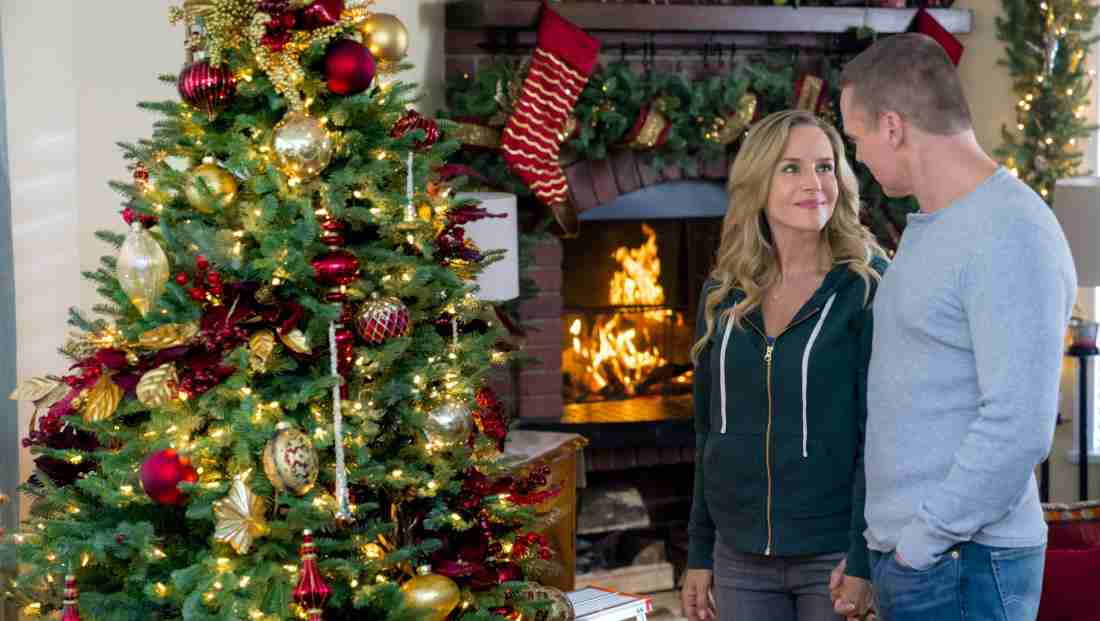 Hallmark Christmas Homecoming: Time, Cast, Discussion, Photos | Heavy.com