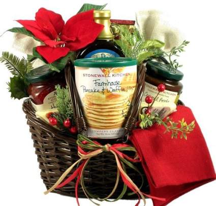 Christmas gift basket, christmas baskets, holiday gift baskets, christmas basket ideas, food gift baskets, breakfast gift baskets