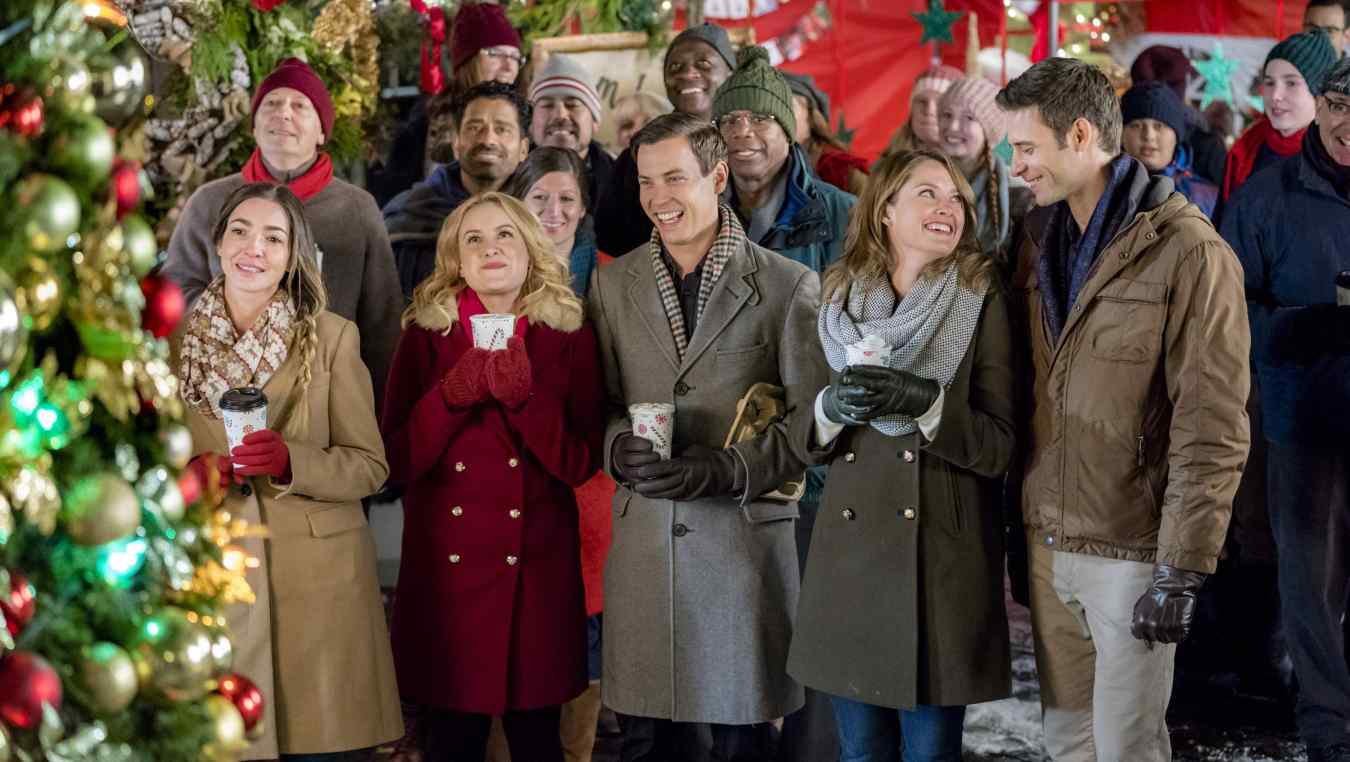 Hallmark’s ‘The Christmas Cottage’ Time, Cast, & Photos