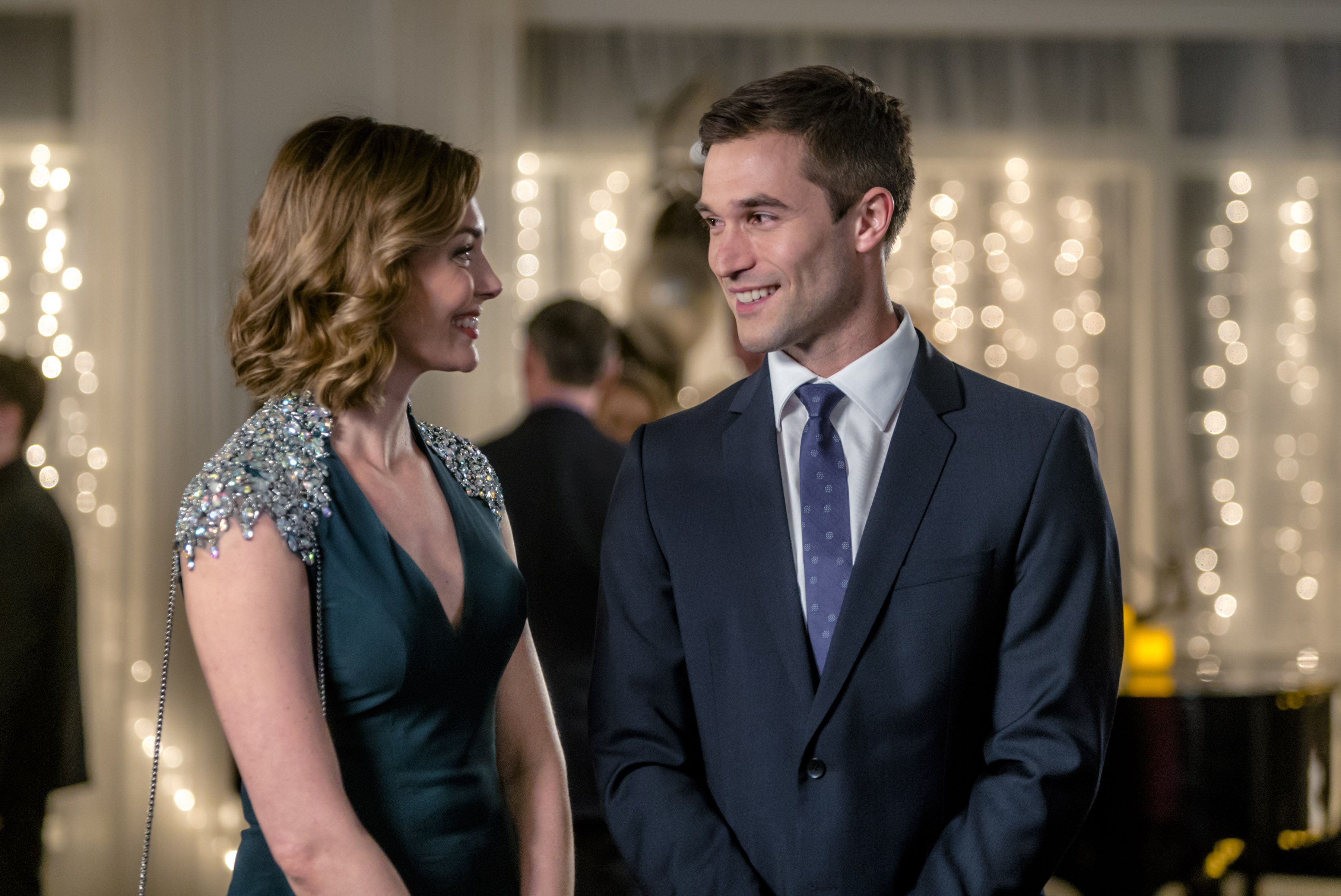 Hallmark’s One Winter Weekend Time, Cast, & Photos