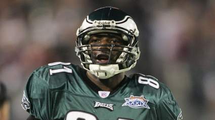 Terrell Owens Makes Pitch to Join Eagles’ Likely Playoff Opponent
