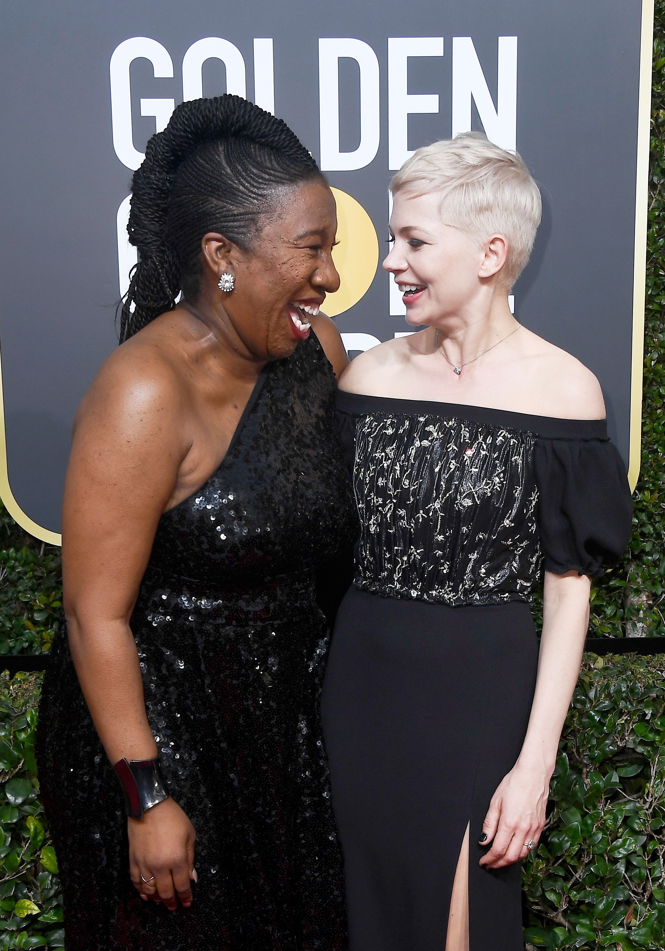 Golden Globes 2018 Protest, Stars Wearing Black At Golden Globes, Who Wore Black On Golden Globes Red Carpet, Actresses Wearing Black To Golden Globe Awards