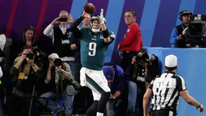 WATCH: Eagles Pull off ‘Philly Special’ Super Bowl Play vs. Falcons
