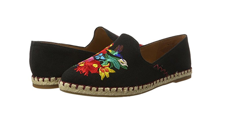 nine west embroidered flats