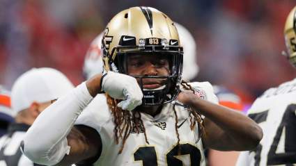 WATCH: One-Handed Linebacker Pumps 20 Reps on Bench Press at NFL Combine