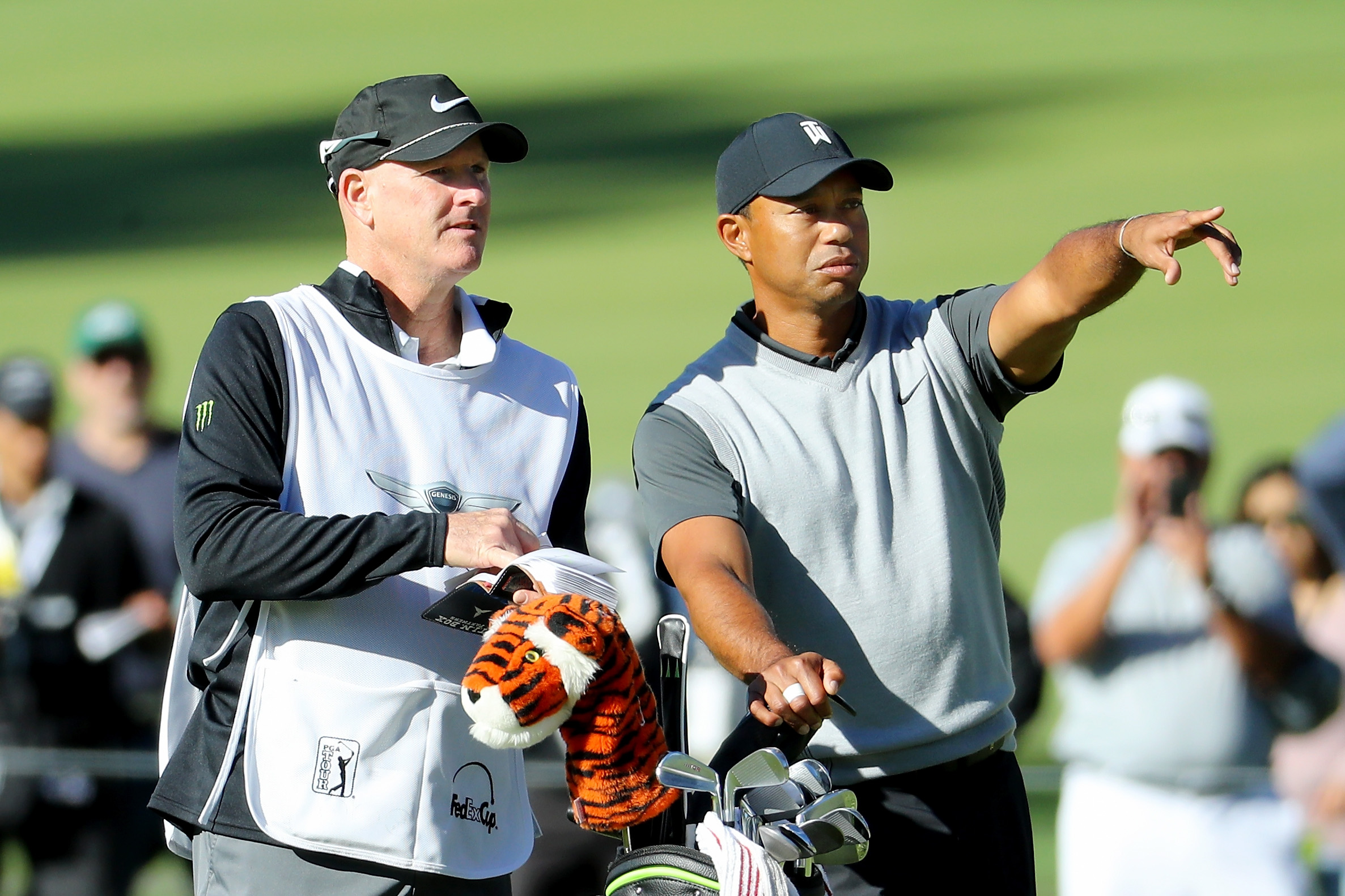 Joe LaCava, Tiger Woods’ Caddie: 5 Fast Facts You Need To Know | Heavy.com