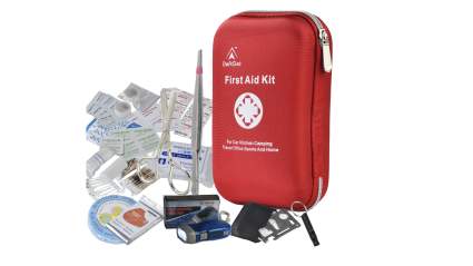 deftget emergency first aid