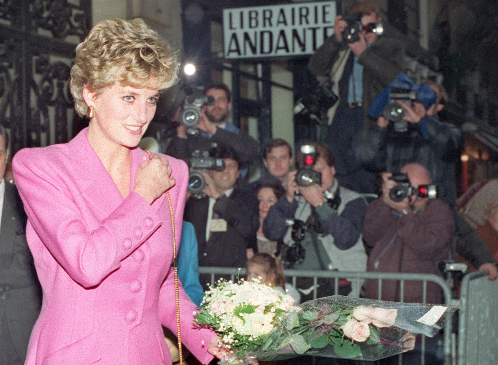 Lady Jane Fellowes, Princess Diana’s Sister: 5 Fast Facts | Heavy.com