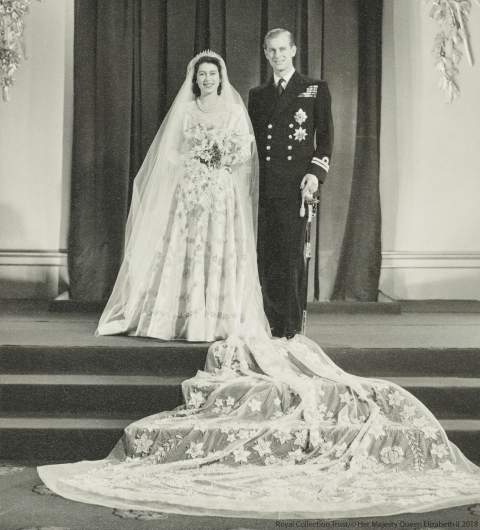 queen elizabeth wedding dress