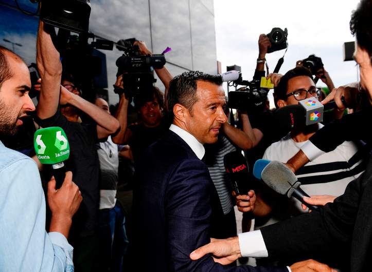 Jorge Mendes talking to journalists.