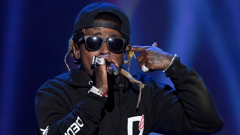 Lil Wayne performs