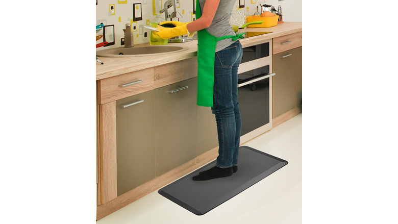 This Anti-Fatigue Kitchen Mat Has 28,200 5-Star Reviews & It's 68