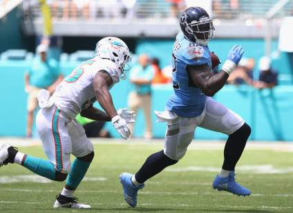 Top Fantasy Football Replacements for Delanie Walker After Season-Ending Injury