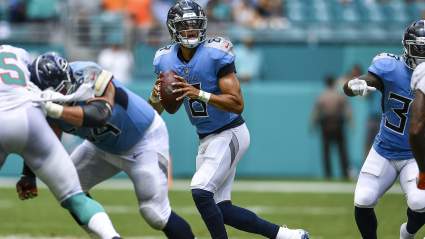 Marcus Mariota Injury Status: Titans QB Down After Delay