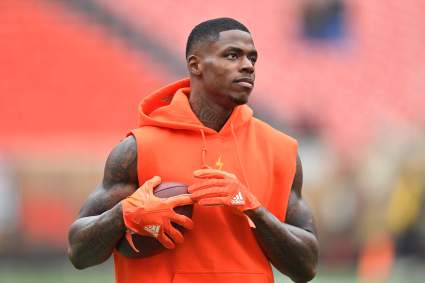 Patriots WR Josh Gordon Gets Locker Next to Tom Brady