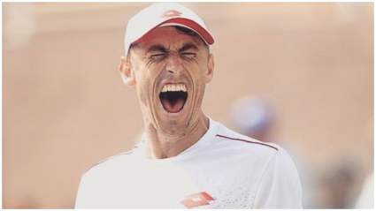Novak Djokovic Takes Off His Shirt & Celebrates During Bizarre US Open Timeout