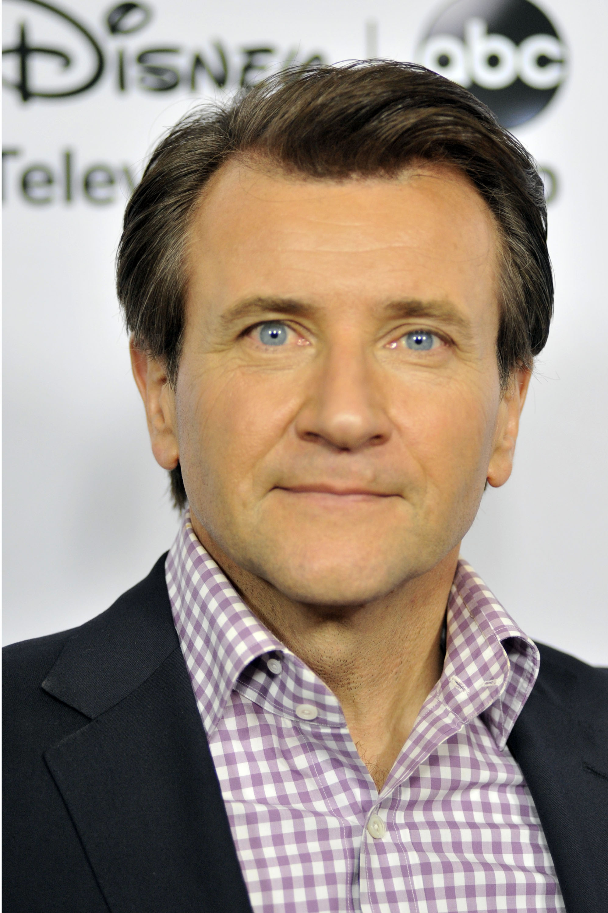 Robert Herjavec Net Worth: 5 Fast Facts You Need to Know