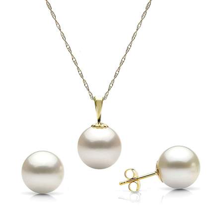 Pearl Stud Earrings and Pendant Necklace Set