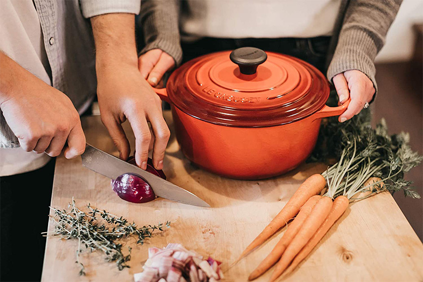 11 Best Dutch Ovens: Your Easy Buying Guide (2021)