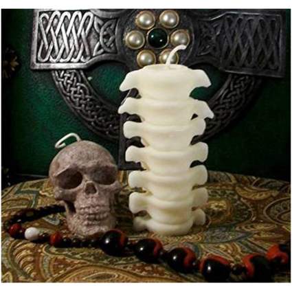 Spine candle with skull