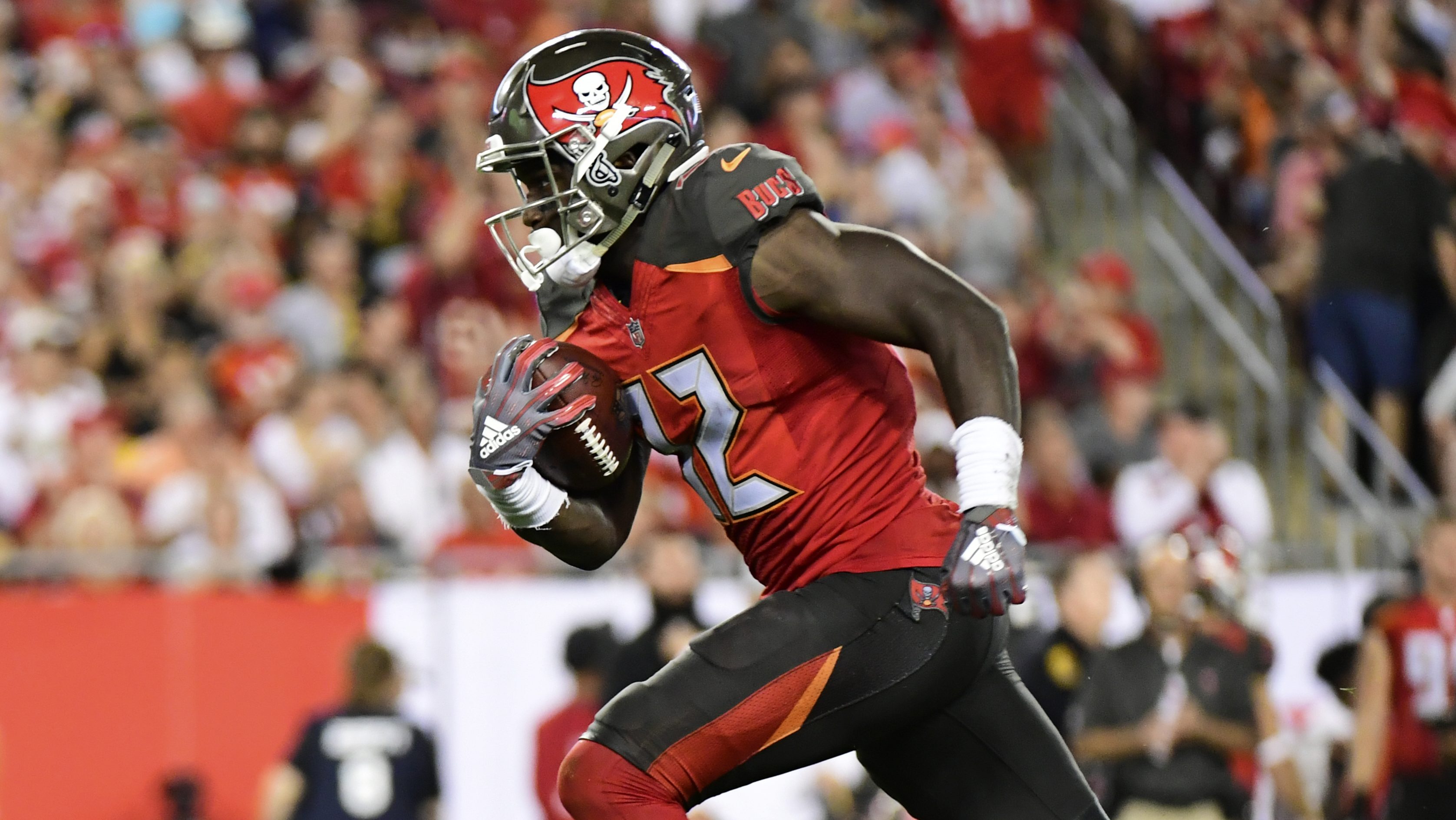 Chris Godwin Injury Latest Updates & Fantasy Outlook for Bucs WR