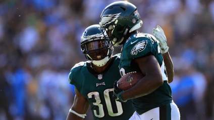 Eagles Name ‘4-Minute’ RB, Waive ‘Fastest Man in College Football’