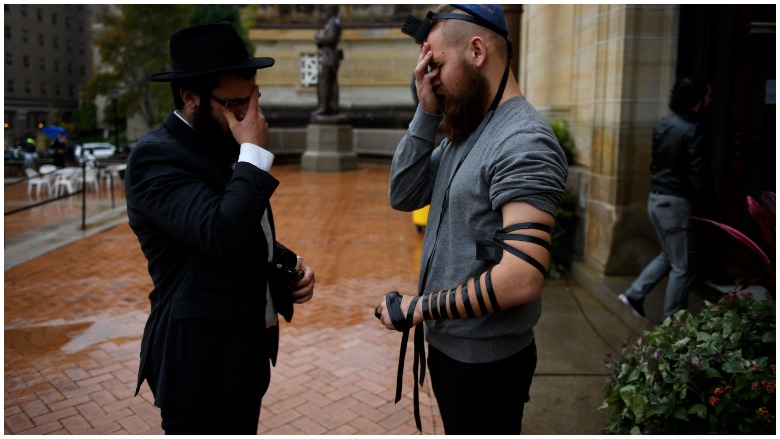 Mourners The Mourned Jewish Funeral Customs Rituals Heavy Com   Prayers For The Dead 