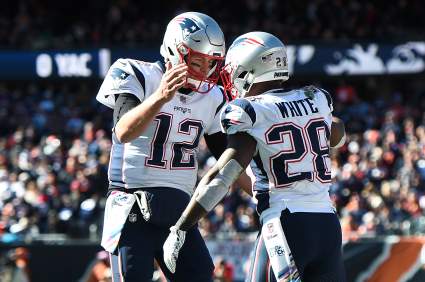 DraftKings NFL Picks & Optimal Lineups: Vikings vs. Patriots Showdown