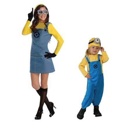 15 Best Cheap Halloween Costumes for the Whole Family (2019) | Heavy.com