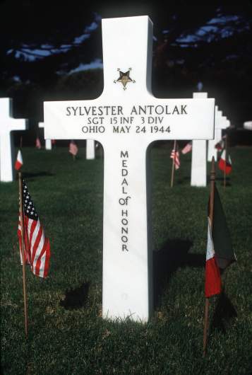 Sylvester Antolak