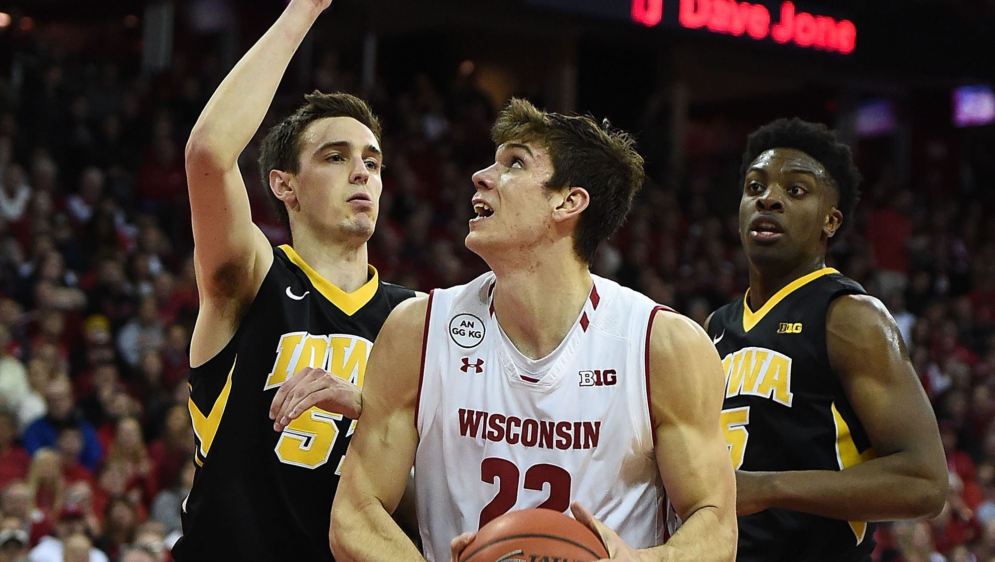 How To Watch Wisconsin Vs Iowa Online Without Cable