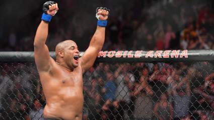 WATCH: Daniel Cormier Submit Derrick Lewis in the Second Round of UFC 230