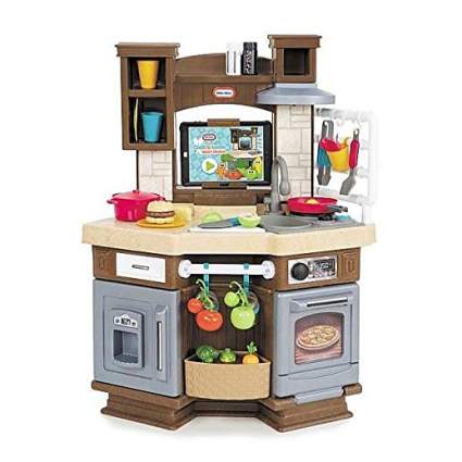 Interactive play kitchen