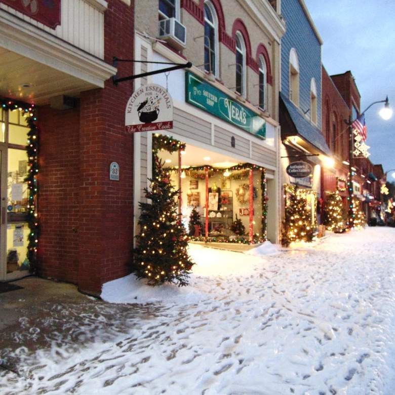 Christmas at Grand Valley Cast & Where Filmed Page 2