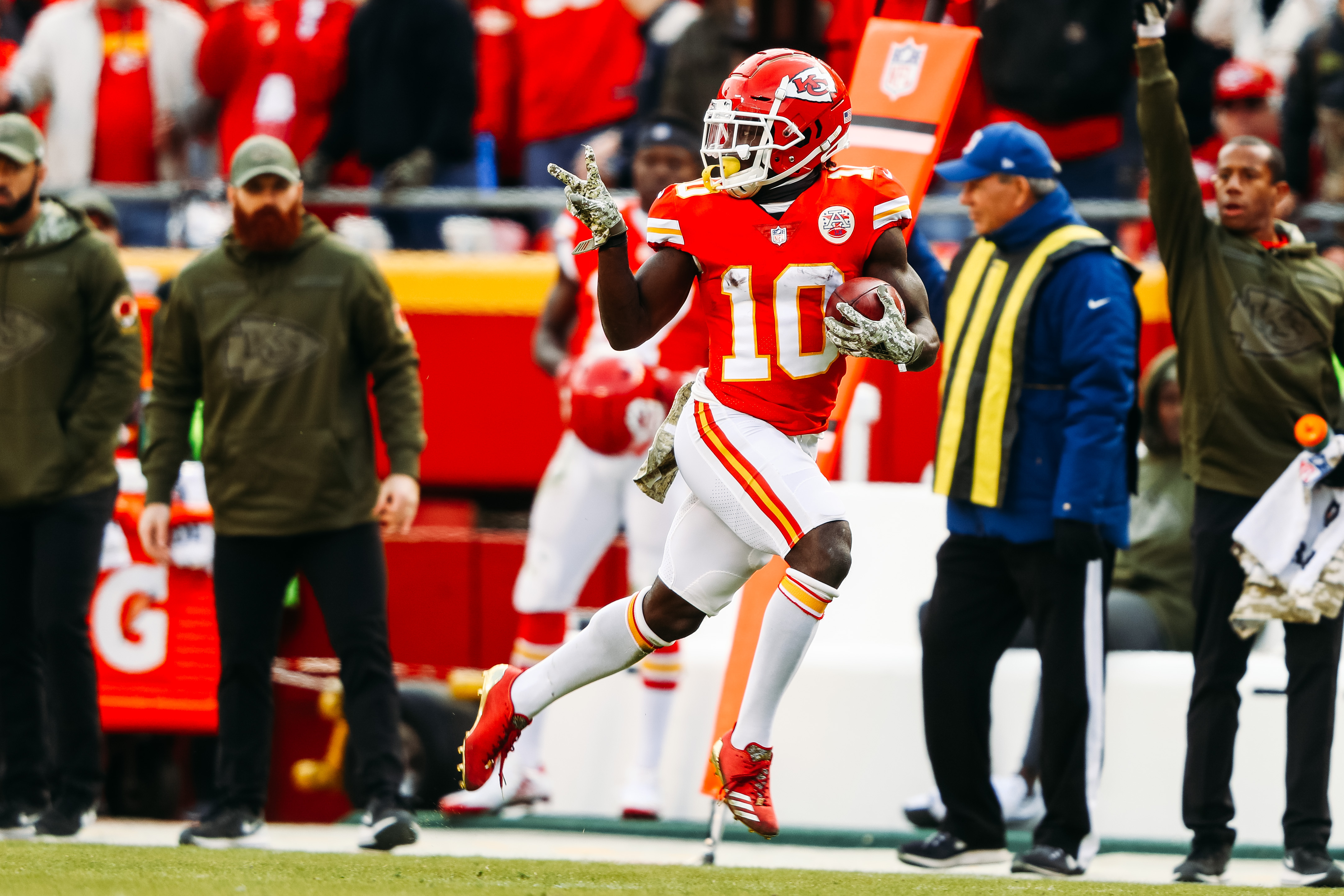 Tyreek Hill Kansas City Chiefs Catch v Denver Broncos 2019 Images