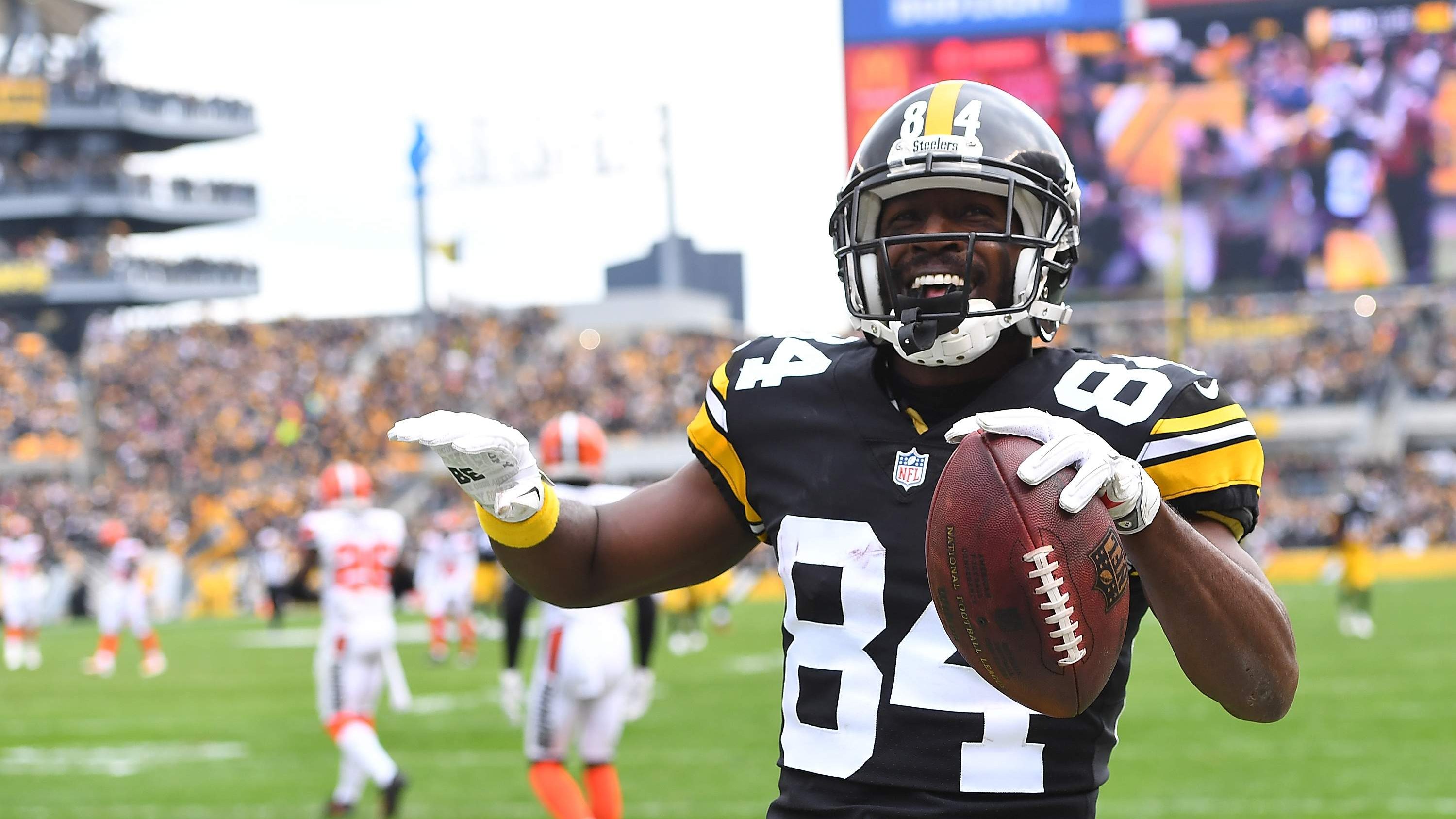 LOOK: Steelers WR Antonio Brown Posts Photo In 49ers Uniform