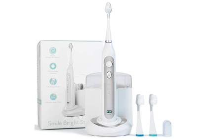 Silver Smile Bright electric toothbrush with UV sanitizer