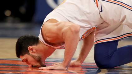 LOOK: Knicks Hilarious Custom Jersey Shirt Celebrates Upcoming Free Agency