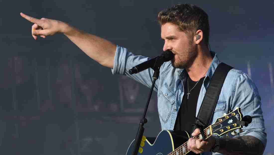 Brett Young Performs on ‘The Bachelor’ Tonight