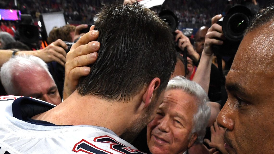 Did Tom Brady & Robert Kraft Kiss After Super Bowl? | Heavy.com