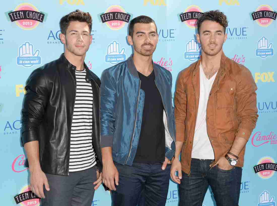 Twitter Reacts to Jonas Brothers’ New Single ‘Sucker’ | Heavy.com