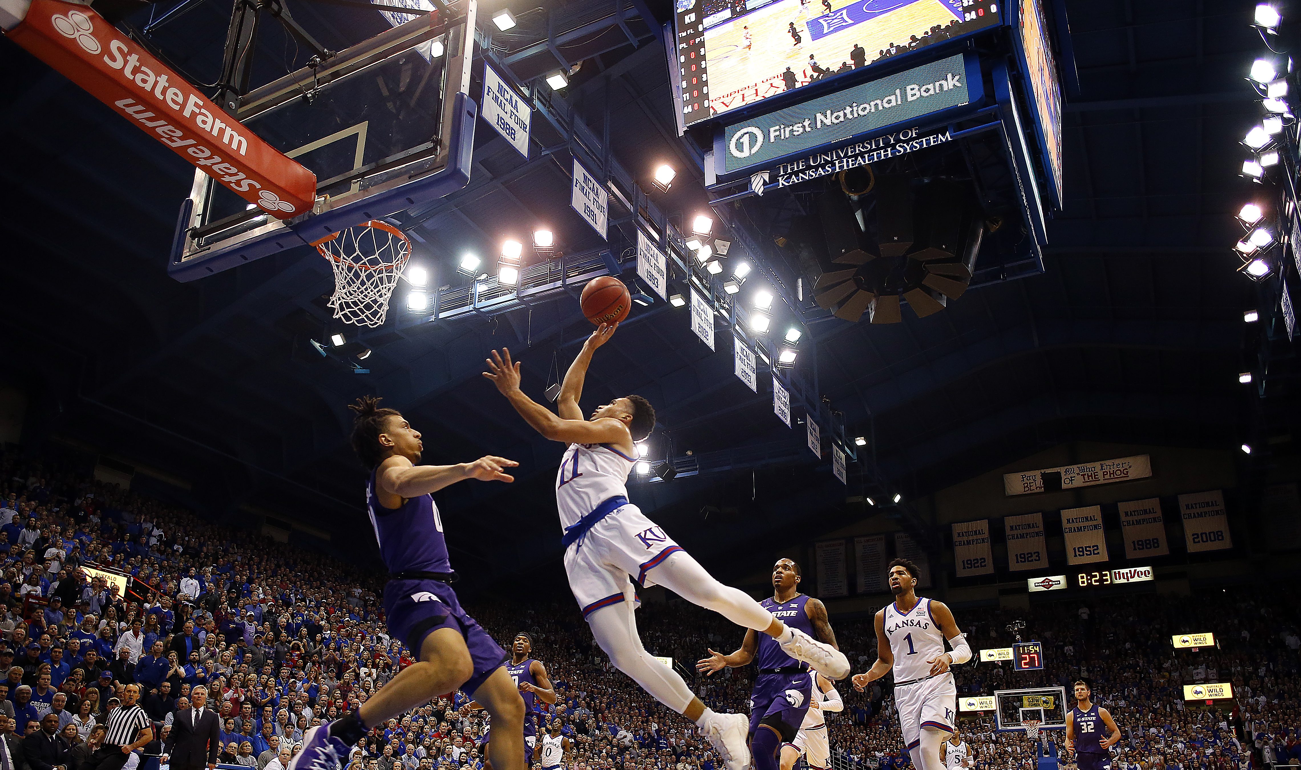 Kansas Routs Kansas State, Keeps Big 12 Title Streak Alive