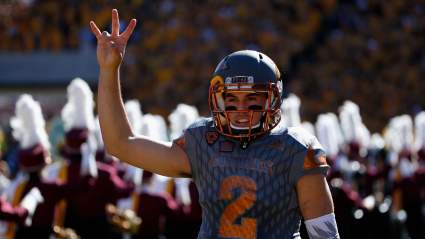 AAF QB Mike Bercovici’s Helmet Flies off After Vicious Hit in Debut