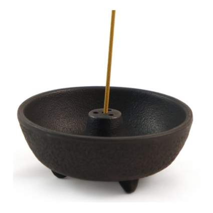 Black cast iron bowl