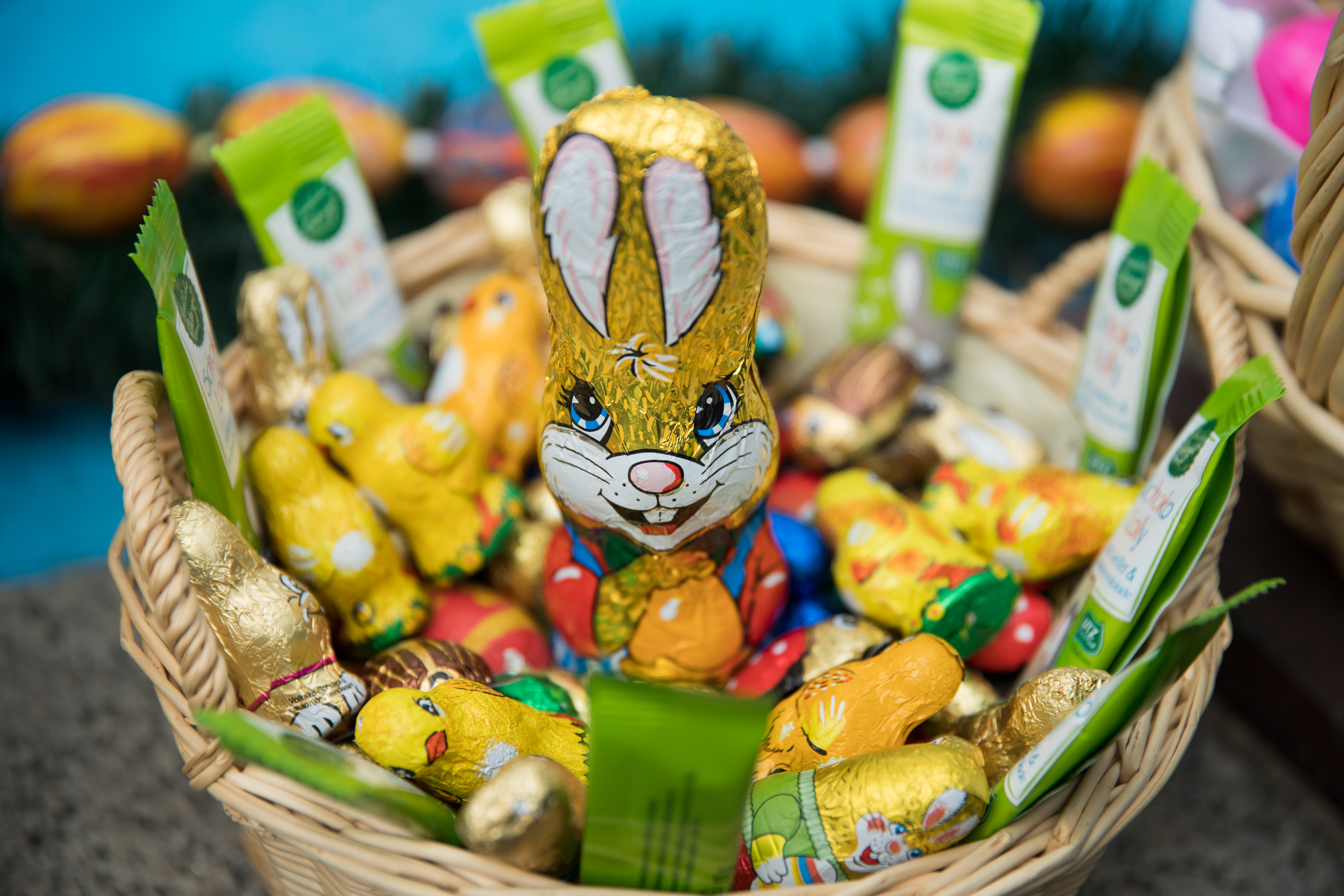 Пасха в 2019 году какого. Шоколадный заяц на Пасху. Пасха 2019. Osternester. German Bunnies Chocolate Easter.